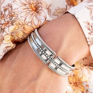 ❤️‍🔥5/$25❤️‍🔥 Tributary Treasure Silver Bracelet